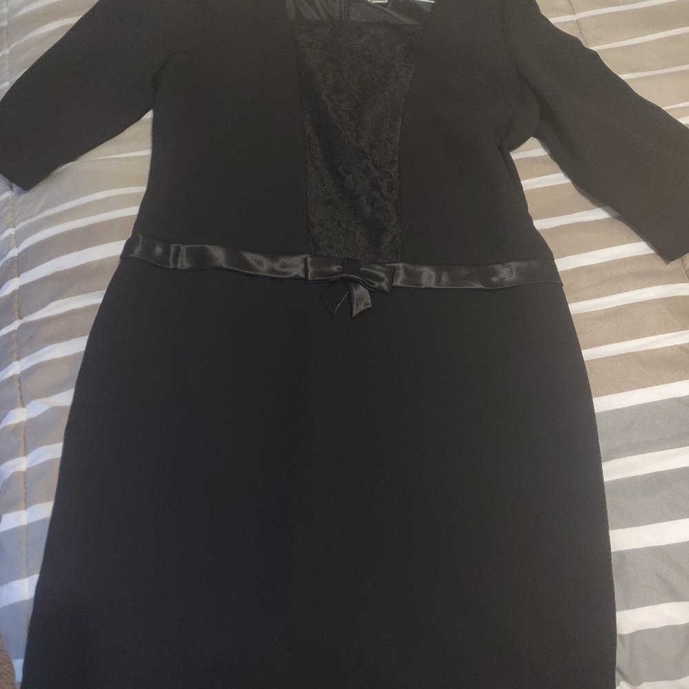 Dress - Picture 3 of 3